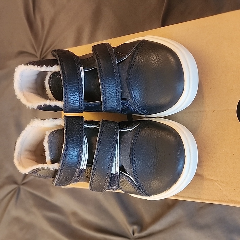 Ugg Rennon II - Picture 2 of 5